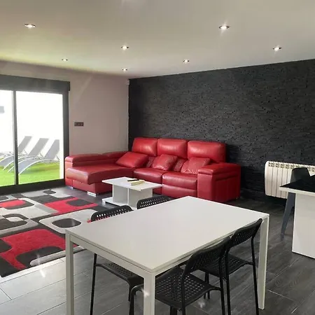 Agradable Casa Con Piscina Moana