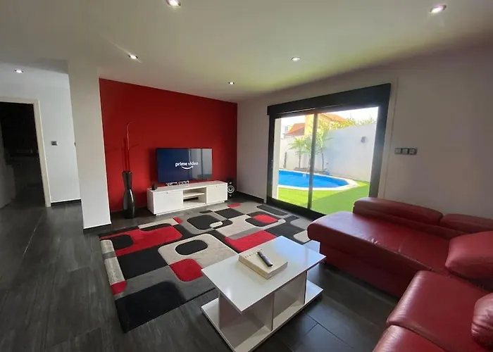 Dom wakacyjny Agradable Casa Con Piscina *